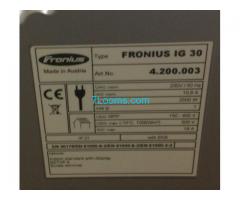 Biete: Wechselrichter Fronius IG30; 2500 Watt; gebraucht; funktionstüchtig;