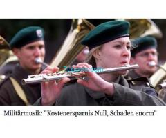 der noch Bundesminister Klug die Österreichische Militär Musik wegspart!