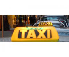 die Taxifahrer in Wien streiken und damit den gesamten Verkehr in Wien mit 1000 Taxis lahmlegen;