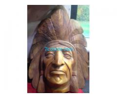 Biete Holzbildnis-Skulptur Indianer Häuptling;